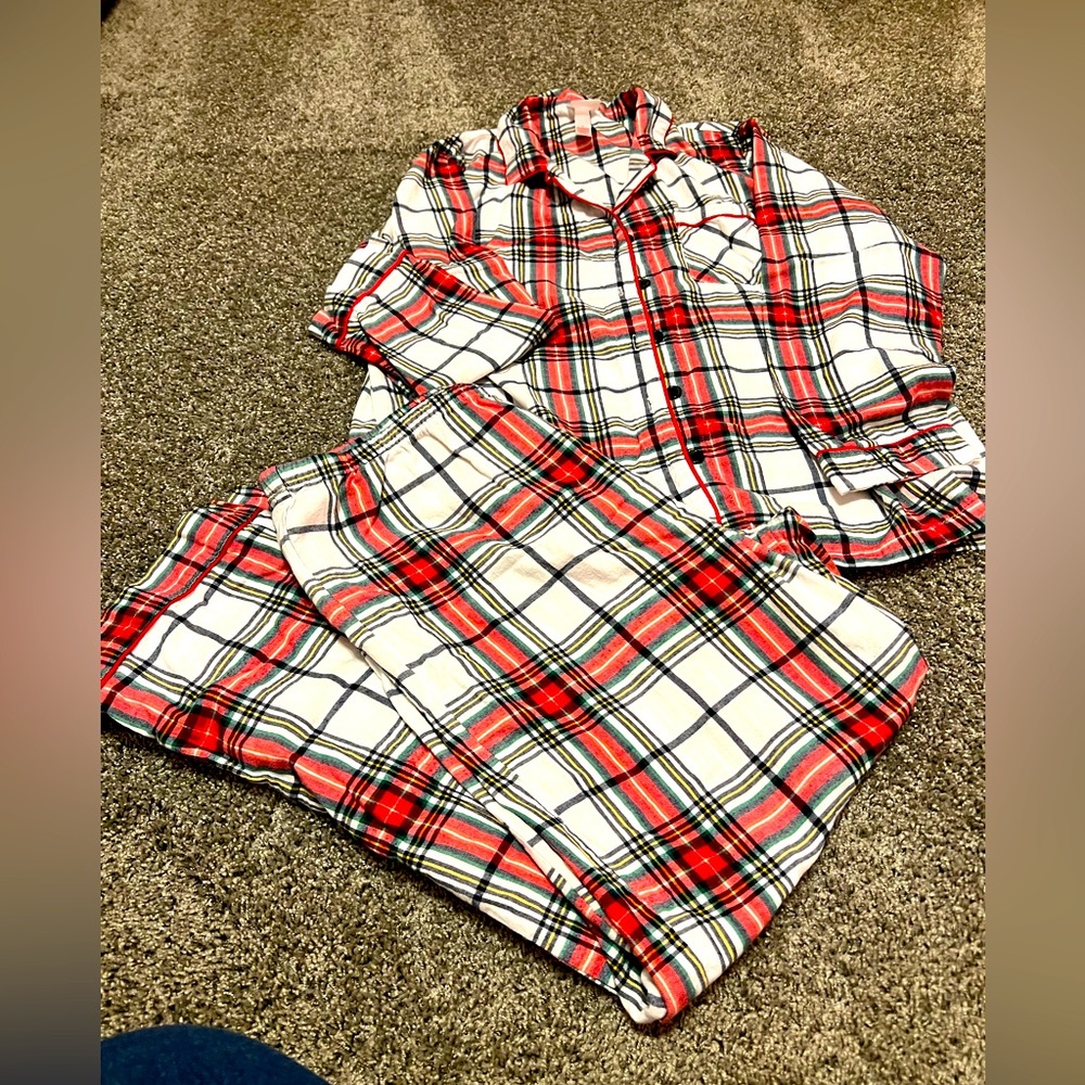 Women’s pajamas set; sz L; red/black/white